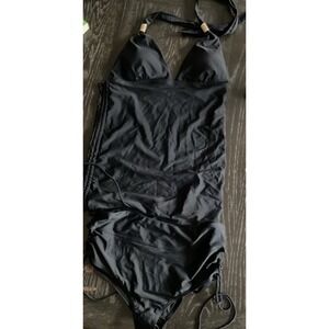 Black two‎ piece